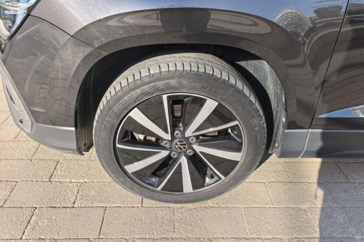 Used Volkswagen Tharu 2023 300TSI Two-Wheel-Drive Moonlight Edition
