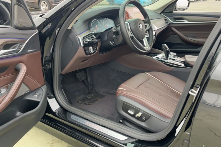 Used BMW 5 Series 2019 Facelifted 530Li Luxury Edition Premium Package
