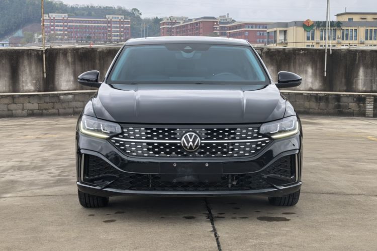 Used Volkswagen Lavida 2024 1.5L Automatic Starry Sky 5 Million Edition Exterior 4