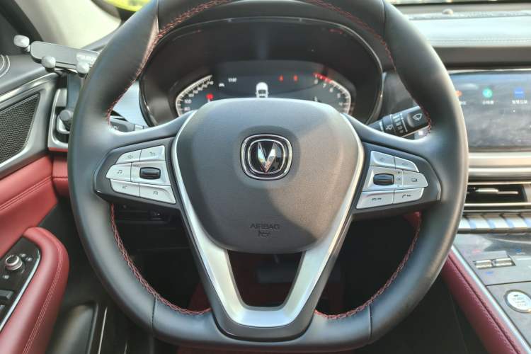 Used CHANGAN CS85 COUPE 2023 1.5T DCT Luxury Version Interior 2