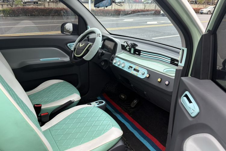 Used Wuling Hongguang MINIEV 2021 Macaron Fashion Edition Lithium-Ion Battery Interior 2