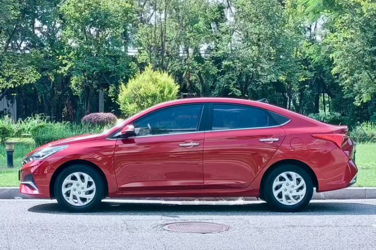 Used Hyundai Verna (new generation) 2020 1.4L CVT GLS Cool Edition Exterior 5
