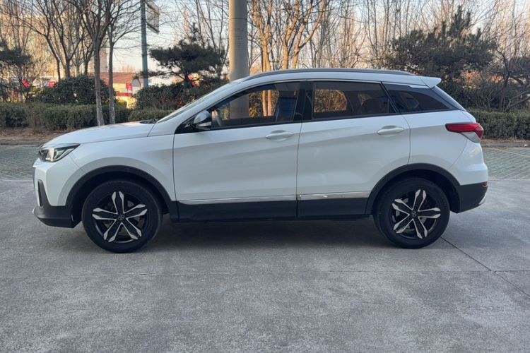 Used BAIC Beijing X5 2019 1.5T Manual Advance Edition China VI
