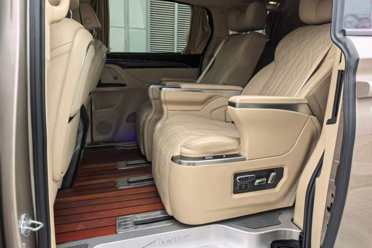 Used Buick GL8 2023 ES Lu Zun Deluxe Model
