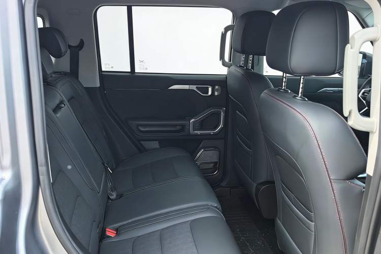 Used JETOUR Traveler 2023 2.0T All-Wheel-Drive CrossPRO Interior 6