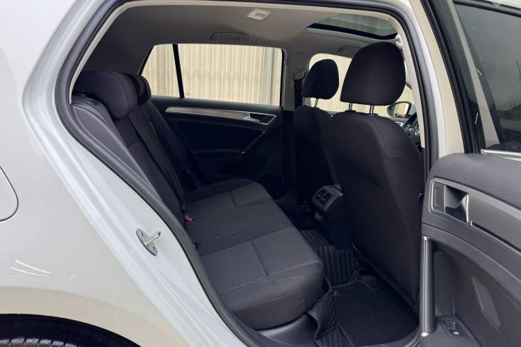 Used Volkswagen Golf 2019 200TSI DSG Comfort & Ambition Edition China VI Standard Interior 5