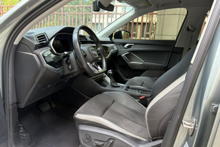 Used Audi Q3 2022 35 TFSI Fashion Dynamic Model Interior 1