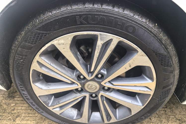 Used CHANGAN Raeton CC 2018 1.5T Automatic Haoya Model Guangmang Edition China V Standard
