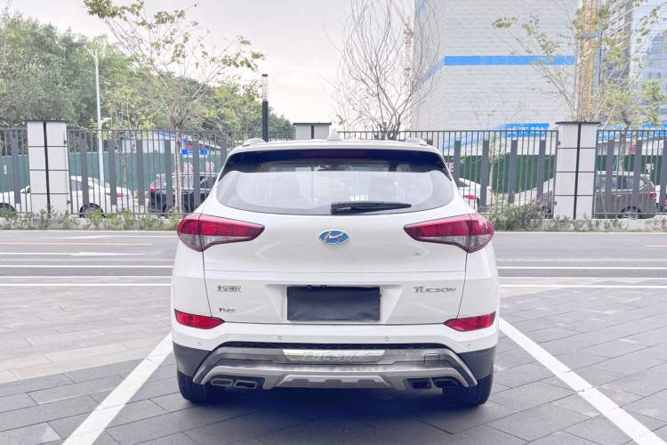 Used Hyundai Tucson 2015 1.6T Dual-Clutch Two-Wheel-Drive Smart Model Exterior 4