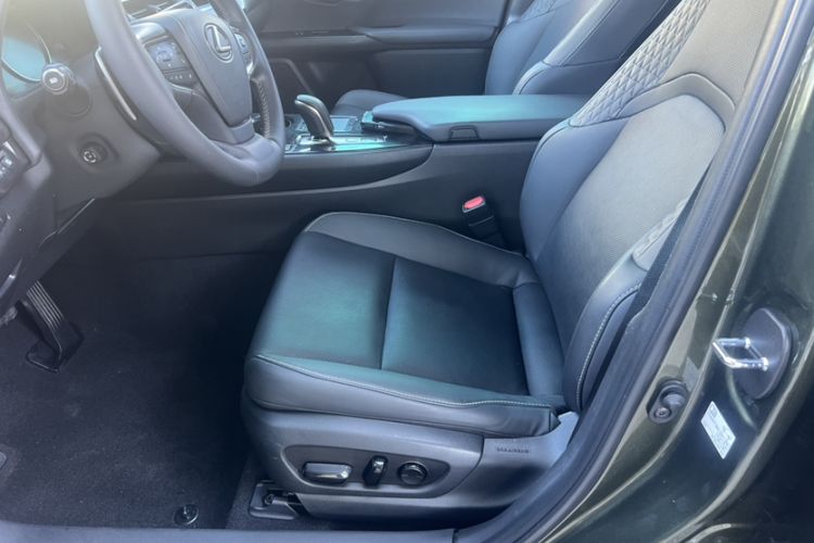 Used Lexus UX New Energy 2020 300e Pure·Joy Edition Interior 4