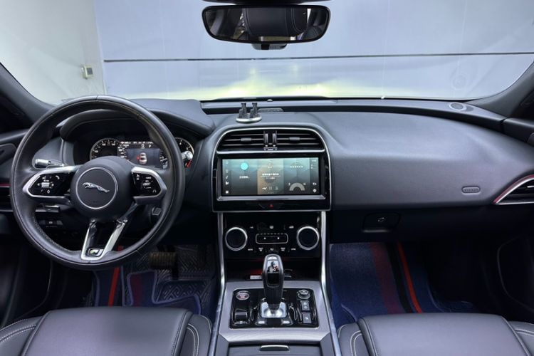 Used Jaguar XEL 2021 2.0T 200PS R-DYNAMIC Youth Sports Edition Interior 1