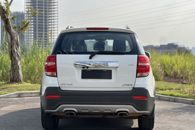 Used Chevrolet Captiva 2015 2.4L 4x4 Flagship Edition 7-Seater