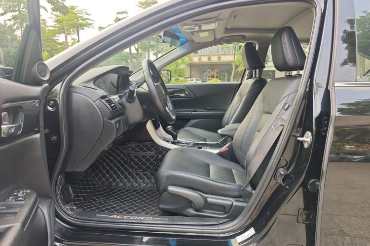 Used Honda Accord 2016 2.0L Elite Edition Interior 2