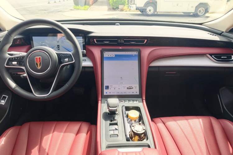 Used Hongqi H5 PHEV 2025 170 Super Hybrid Version Interior 4