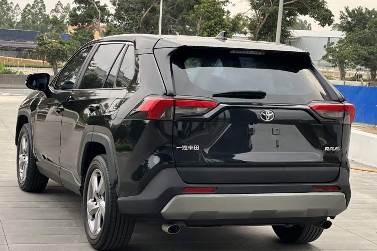 Used Toyota RAV4 2021 2.0L CVT Two-Wheel Drive Fashion PLUS Edition
