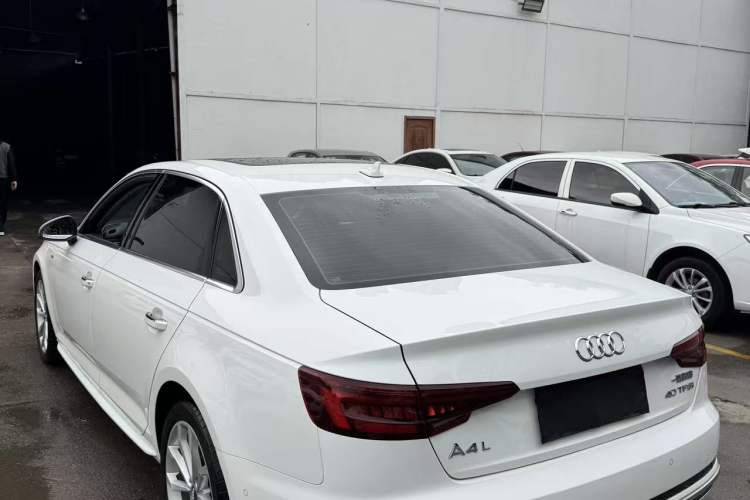 Used Audi A4L 2019 40 TFSI Fashion Edition China VI Emission Standard Exterior 4