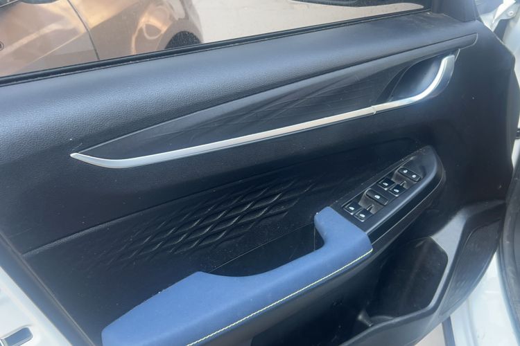 Used Geometry EX3 Kung Fu Cow 2021 Tough Bull Cow Interior 2