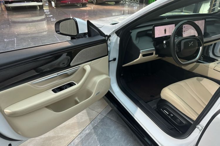 Used XPeng P7 2020 670N Interior 5