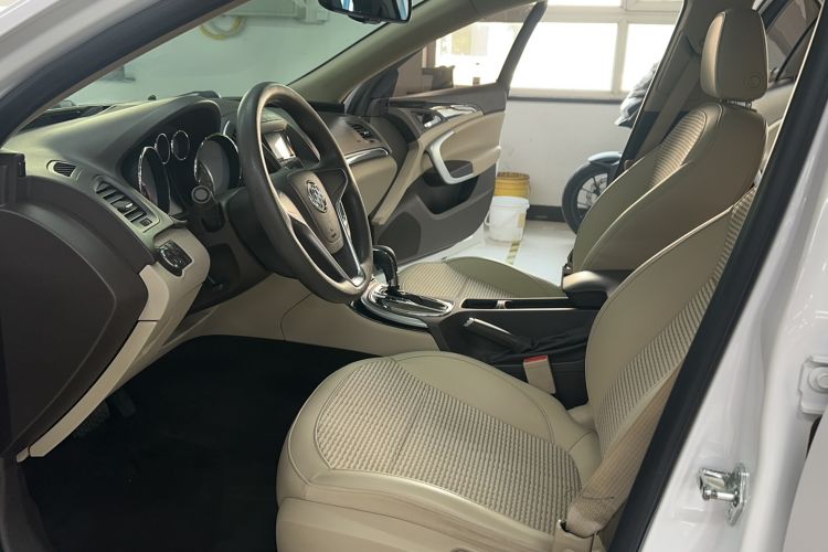 Used Buick Regal 2015 2.0L Leading Fashion Edition