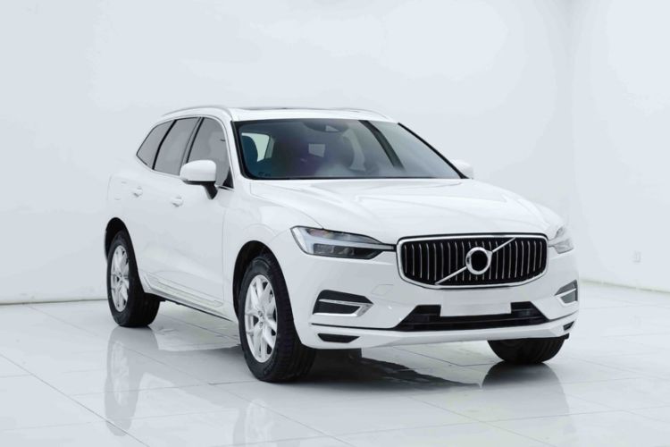 Used Volvo XC60 2021 T5 4x4 Smart Luxury Edition Exterior 2