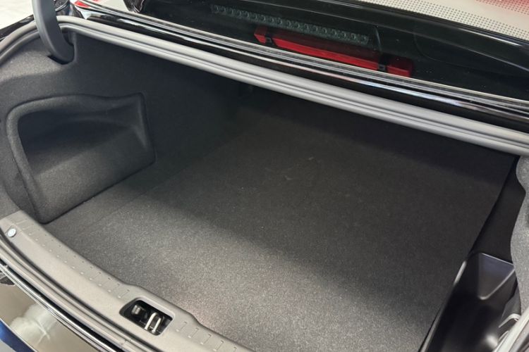 Used Volvo S90 New Energy 2025 Plug-in Hybrid Four-Wheel Drive Long-Range Luxury Smart Edition Interior 10