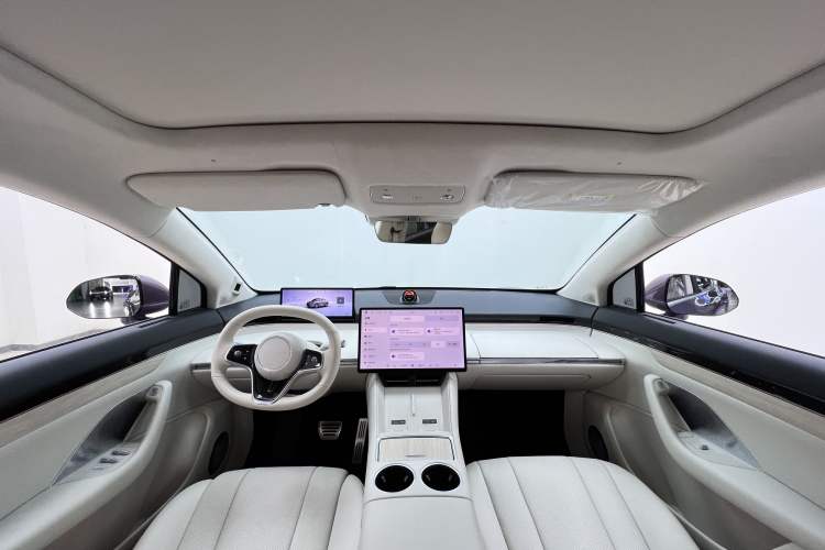 Used Hima Luxeed R7 2024 All-Electric 802 km Max
