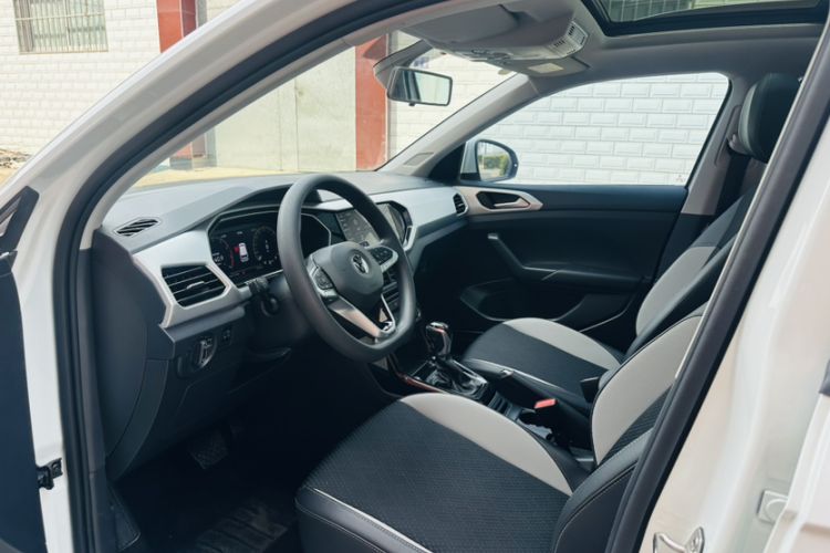 Used Volkswagen Tacqua 2023 200TSI DSG Joy-Connect Edition Interior 4