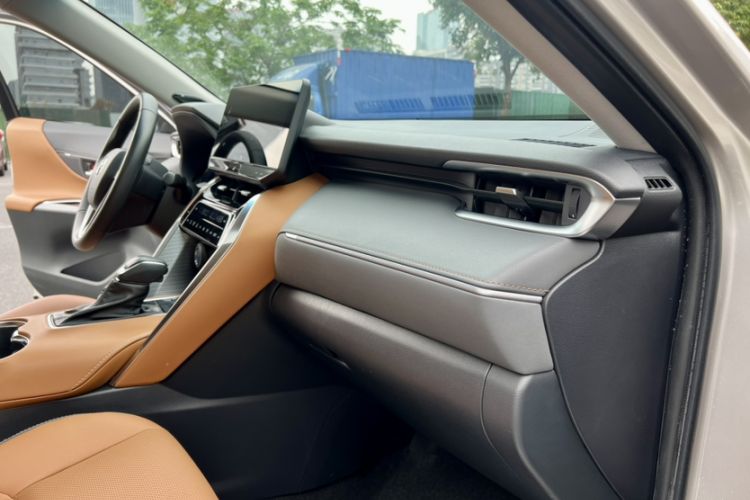 Used Toyota Venza 2022 Dual-Engine 2.5L CVT Two-Wheel Drive Prestige Edition Interior 12