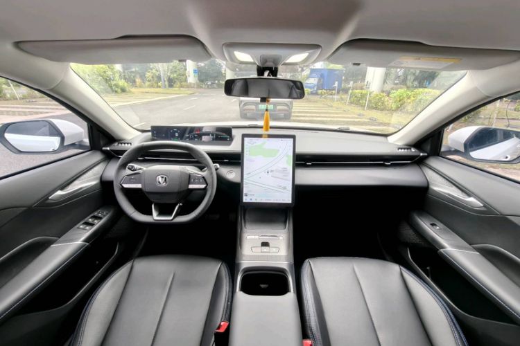 Used CHANGAN Eado PHEV 2025 Smart New Blue Whale 145KM High-Energy Edition
