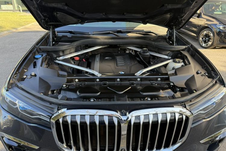 Used BMW X7 2021 xDrive40i Luxury M Sport Package
