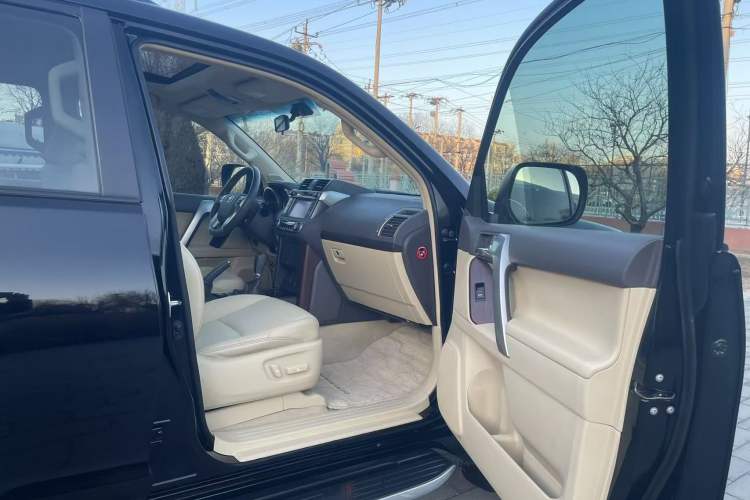 Used Toyota Prado 2014 4.0L Automatic TX-L
