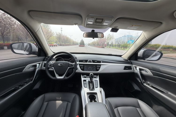 Used Geely Auto Emgrand X7 Sport 2018 1.8TD Automatic Two-Wheel Drive Zhiya Model Interior 2