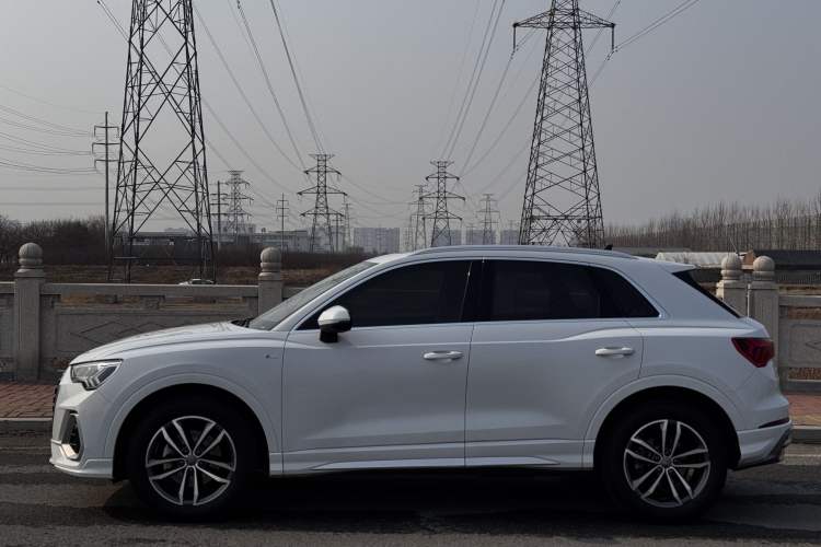 Used Audi Q3 2021 35 TFSI Progressive Dynamic Edition
