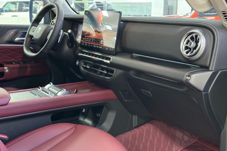 Used Tank 300 2025 2.4T Diesel Version
