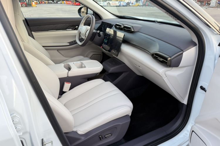 Used HEDMOS 06 2025 Model 520km
