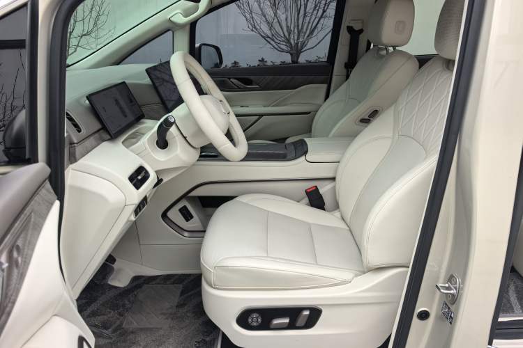 Used Wey Gaoshan 2025 Four-Wheel Drive Alpine 8