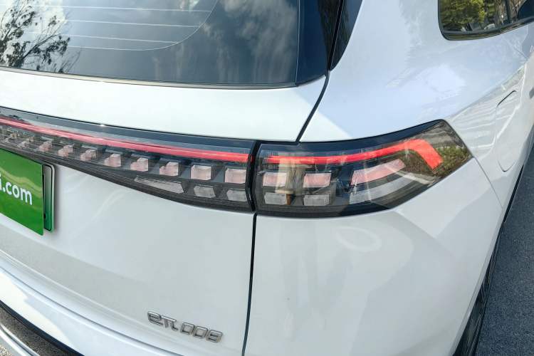 Used Dongfeng eπ eπ008 2024 636Max All-Electric Version 6 Seats