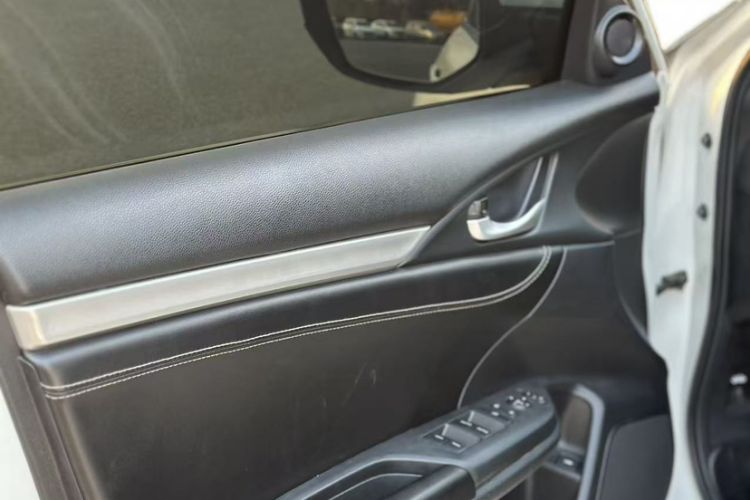 Used Honda Civic 2019 220TURBO CVT Dynamic Edition China VI Interior 1