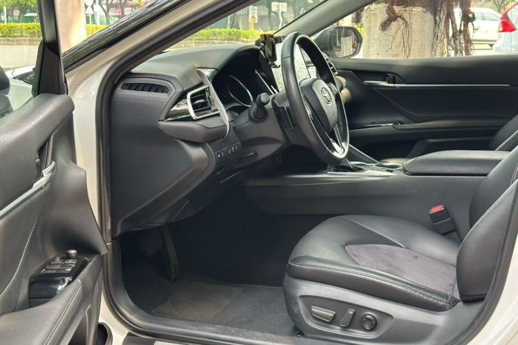 Used Toyota Camry 2021 2.0S FENGSHANG Edition
