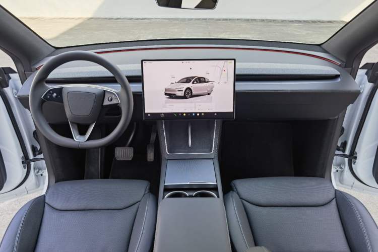 Used Tesla Model Y L 2025 Model Long-Range All-Wheel-Drive Version