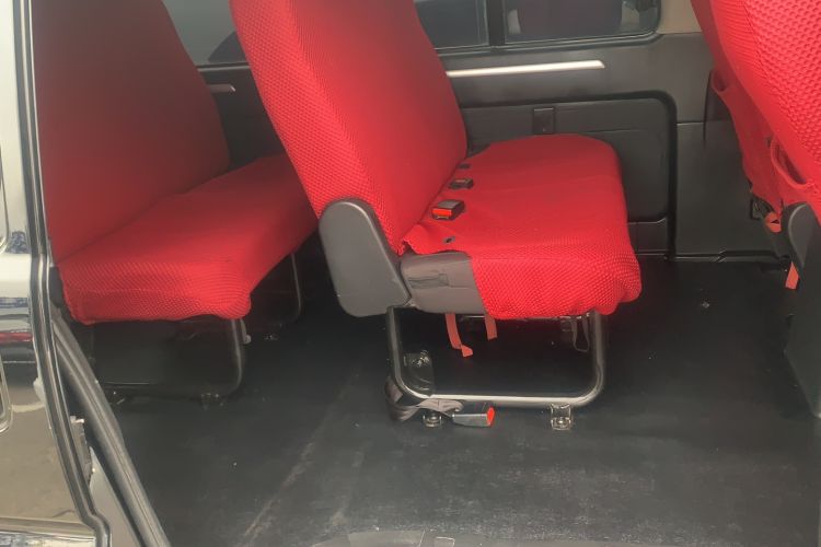 Used FORTHING Lingzhi 2023 M5L 1.6L Comfort 9-Seater Interior 2