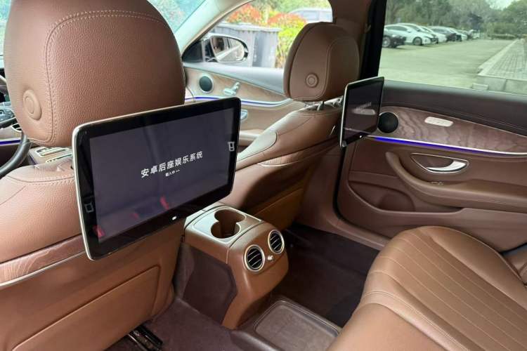 Used Mercedes-Benz E-Class 2018 E 200 L Interior 3