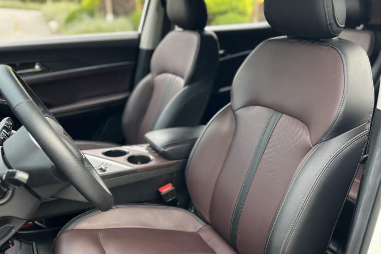 Used SOL X8 PLUS 2023 1.5 TGDI DCT Smart Edition 6-Seater