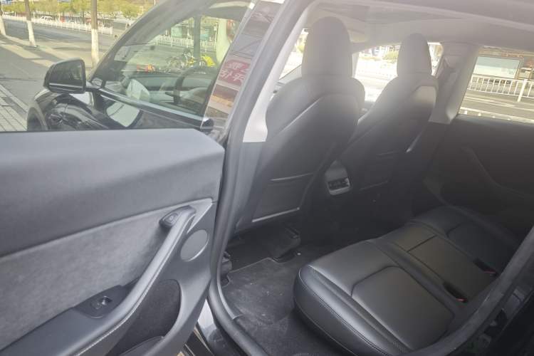 Used Tesla Model Y 2023 Rear-Wheel-Drive Version