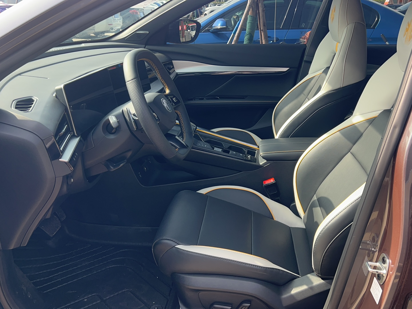MG 5 Scorpio 2022 1.5T Trophy Sport Luxurious Edition — снимка 16
