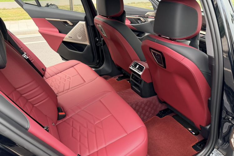 Used BMW 5 Series 2025 530Li Luxury Edition M Sport Package Interior 2