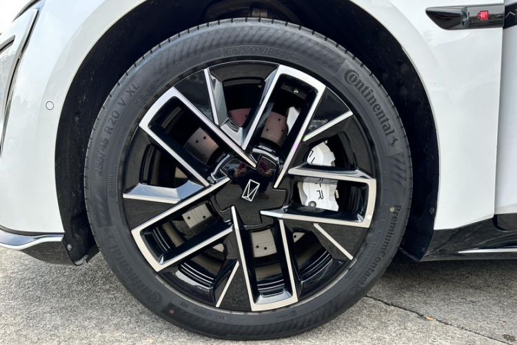 Used Avatr 06 2025 Ultra Pure Electric Edition Exterior 6