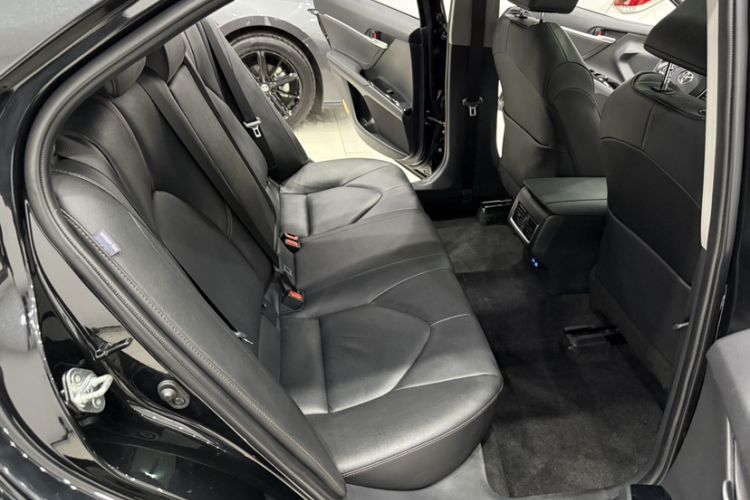 Used Toyota Camry 2023 2.0G Luxury Edition
