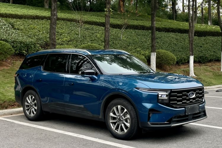 Used Ford Edge 2023 Ford Explorer L 2.0T EcoBoost Two-Wheel Drive 7-Seater Luxury Model