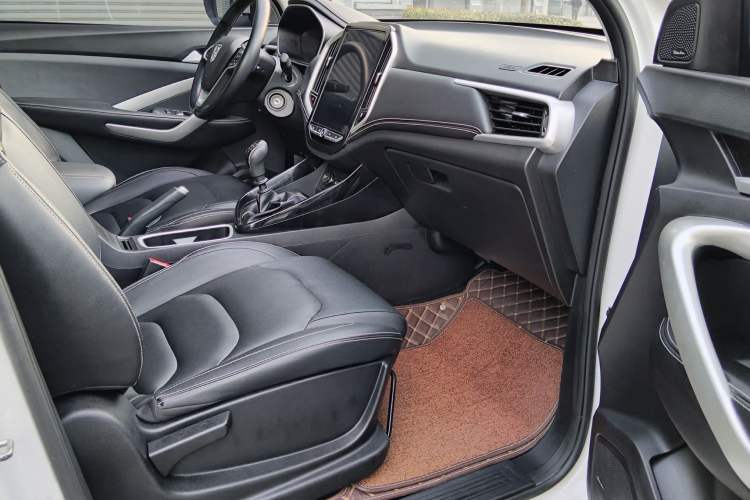 Used Baojun 530 2020 1.5T Manual Luxury Version 6 Seats
